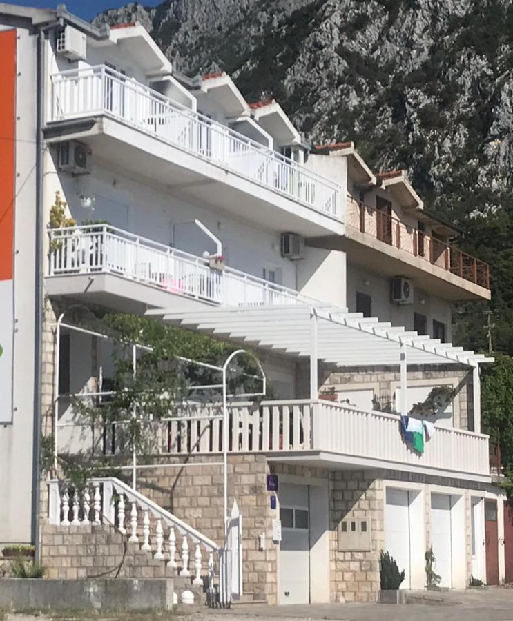 Apartments Mateljak Gradac  Eksteriør bilde