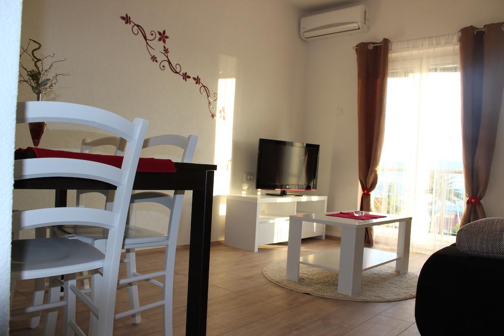Apartments Mateljak Gradac  Rom bilde