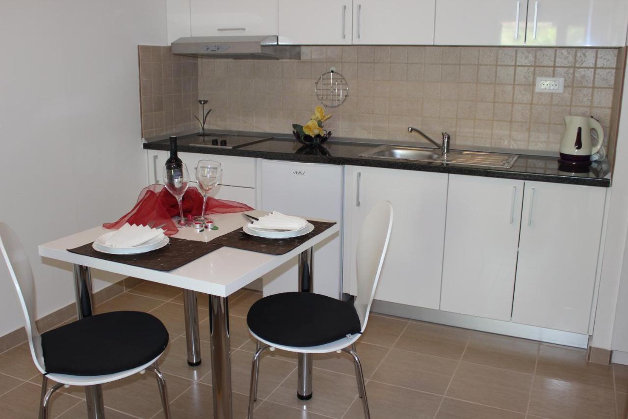 Apartments Mateljak Gradac  Rom bilde